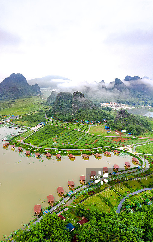 中国广东省清远市九龙镇九龙峰林小镇图片素材