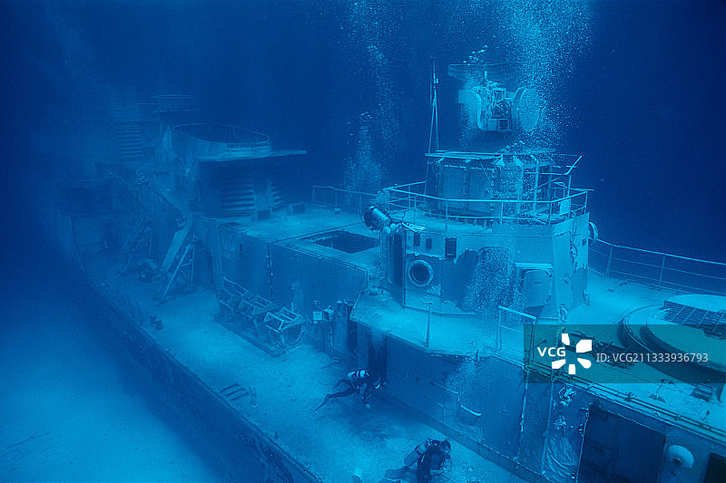 在开曼群岛为潜水员提供的俄罗斯356号残骸图片素材