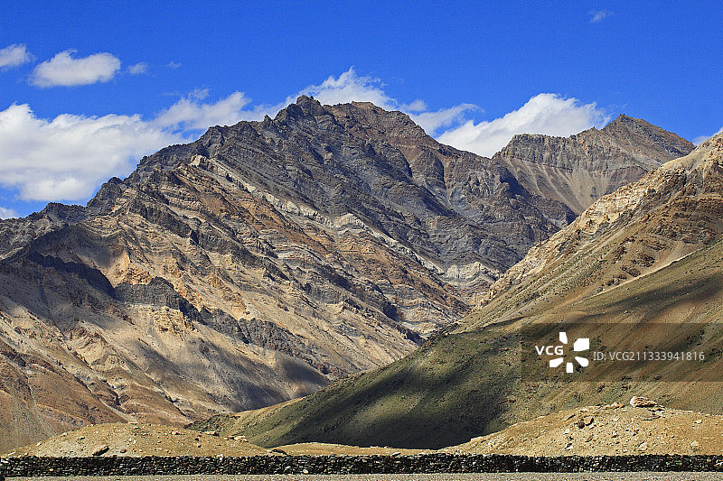 印度赞斯卡山谷和群山图片素材