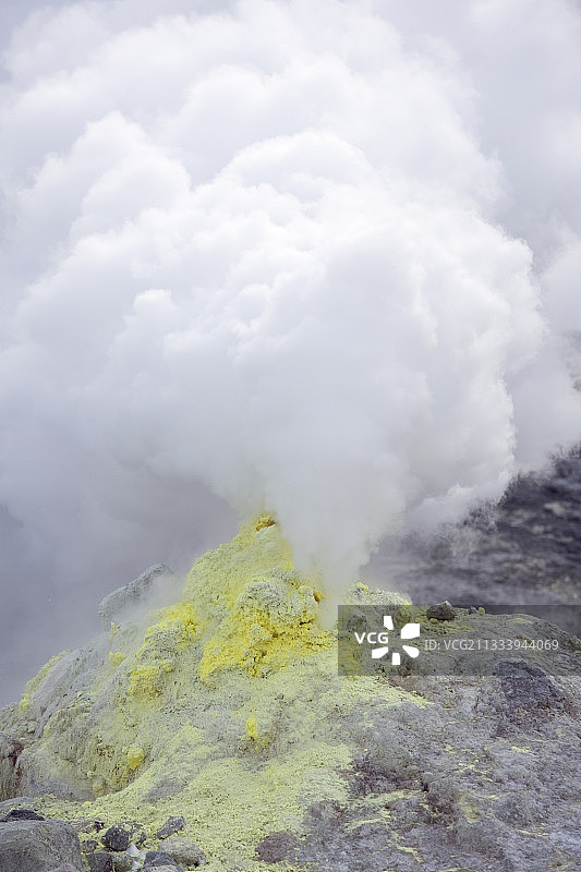 日本北海道火山硫磺喷气孔图片素材