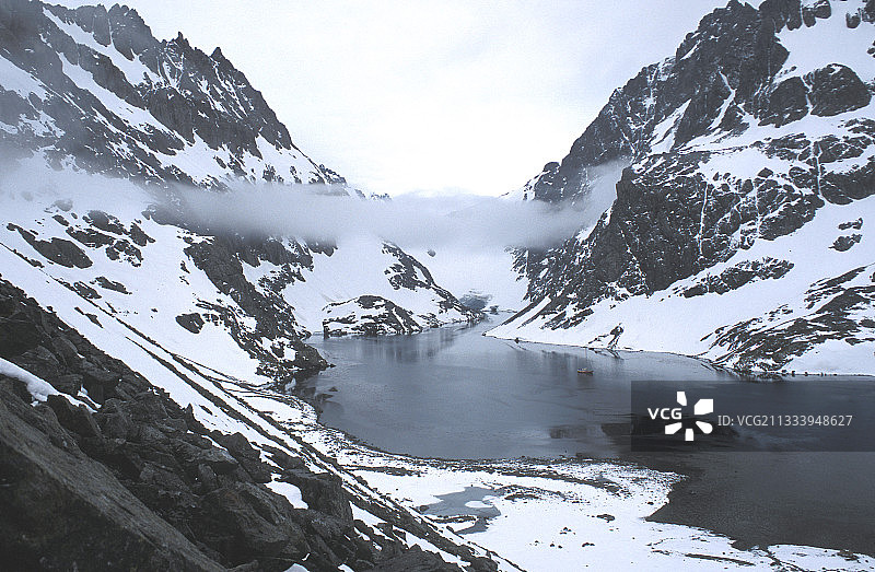 南乔治亚岛拉森港在阴天时的风景图片素材