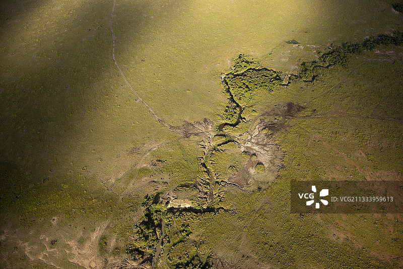 肯尼亚马赛马拉保护区河流鸟瞰图图片素材