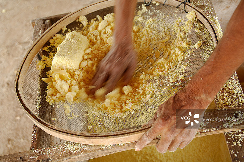 木烤箱烘烤木薯7小时图片素材