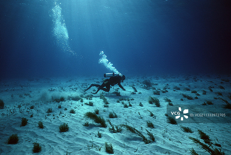 1658年沉没的“拉斯·马拉维利亚斯”号沉船的修复-巴哈马图片素材