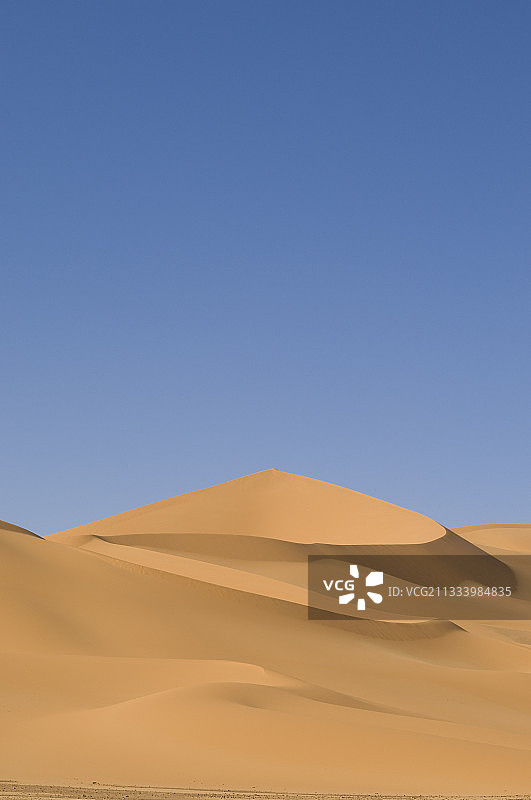 阿卡库斯山脉撒哈拉沙漠的沙丘，利比亚费赞图片素材