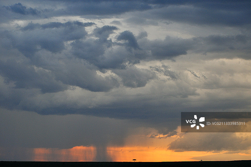 肯尼亚马赛马拉的风暴图片素材