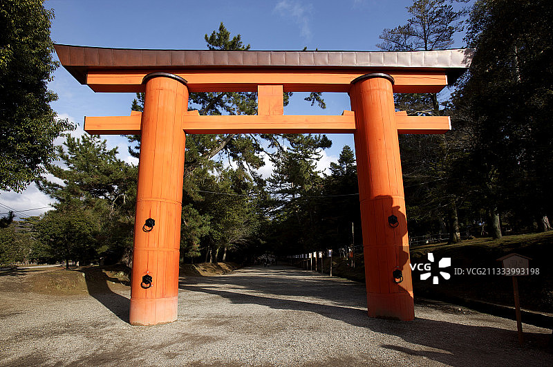 日本奈良公园的门廊神道图片素材