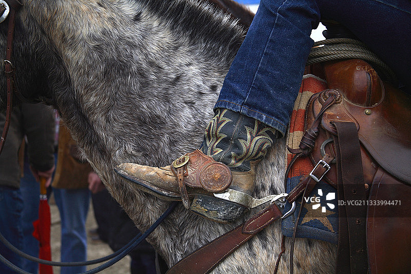 练习西部骑术的骑士装备图片素材