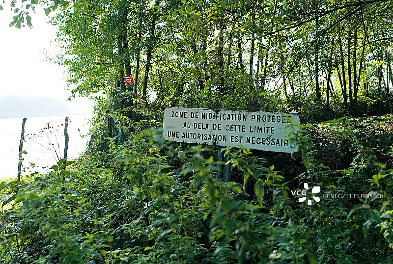 法国圣安德烈-勒布舒的葫芦池塘图片素材