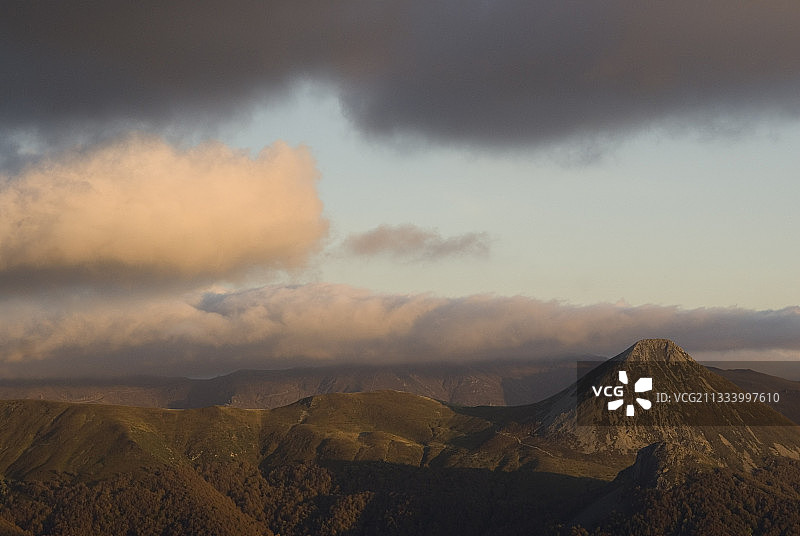 法国康塔尔省格里乌火山图片素材
