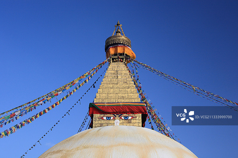 博德纳特佛塔和祈祷旗，尼泊尔加德满都图片素材