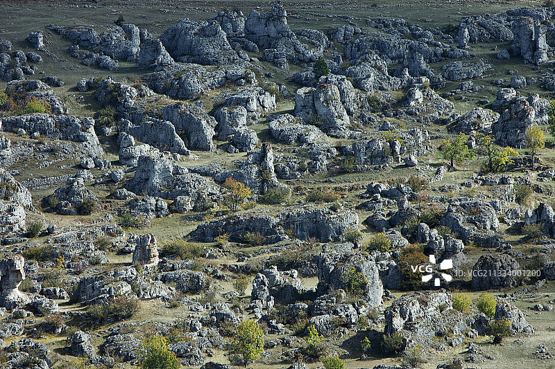 法国塞文山国家公园尼姆老城混乱景观图片素材