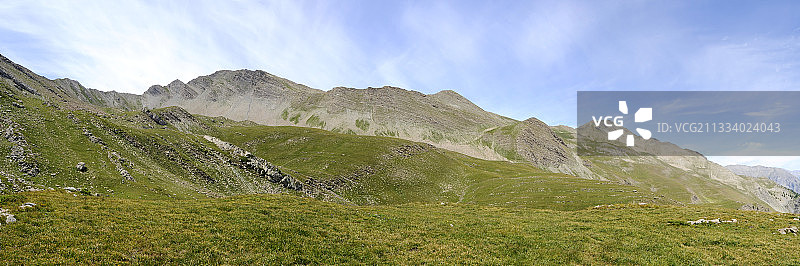 吉约姆山俯瞰昂布兰山谷图片素材