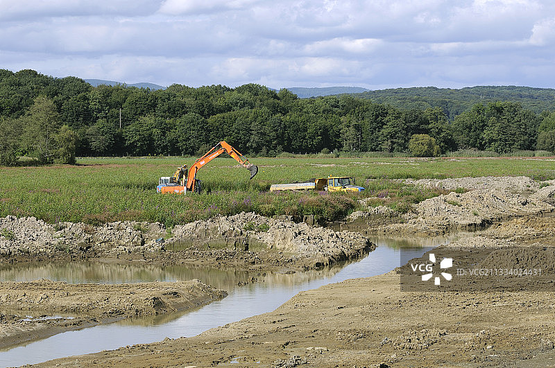 2007年至2009年排放、干燥和提取165,000立方米沉积物图片素材