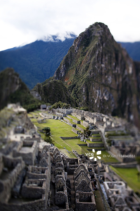 阳光明媚的马丘比丘古遗址图片素材