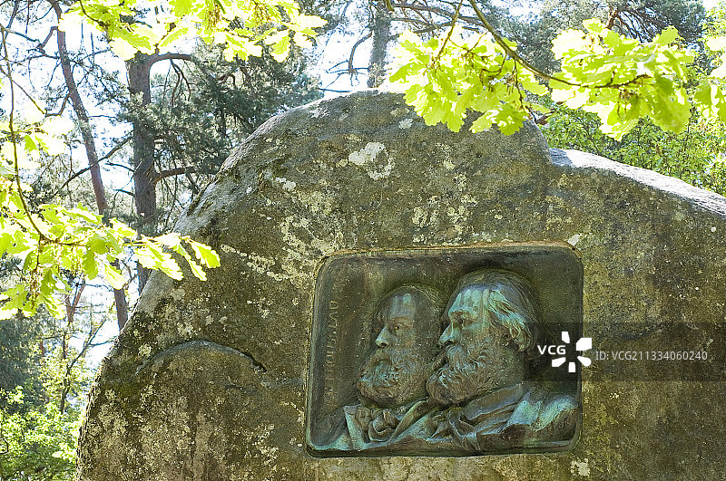 纪念画家米勒和卢梭的奖章图片素材