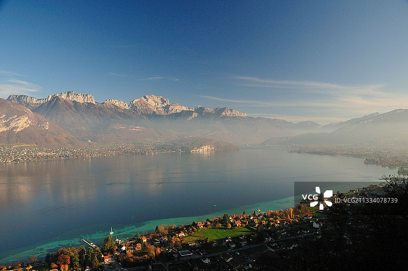 识别群山：图尔内特峰和朗方齿峰图片素材