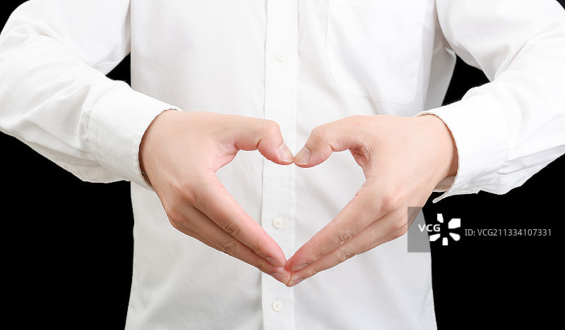 白领职业男性爱心手势图片素材
