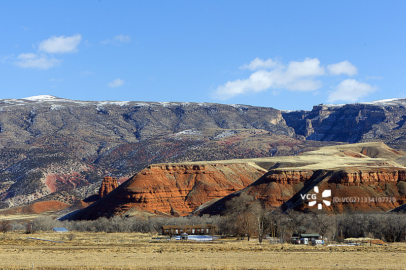 美国怀俄明州大角羊国家森林的丘陵景观图片素材
