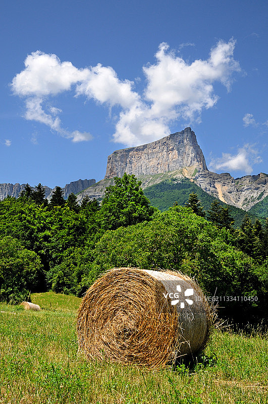 法国韦科尔山区的艾吉耶山悬崖图片素材