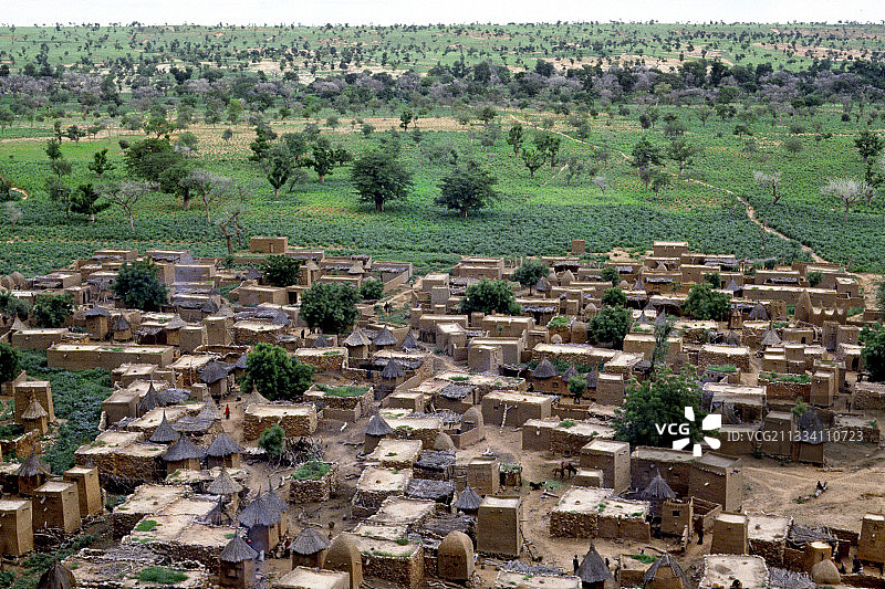 马里多贡的村屋和粮仓图片素材