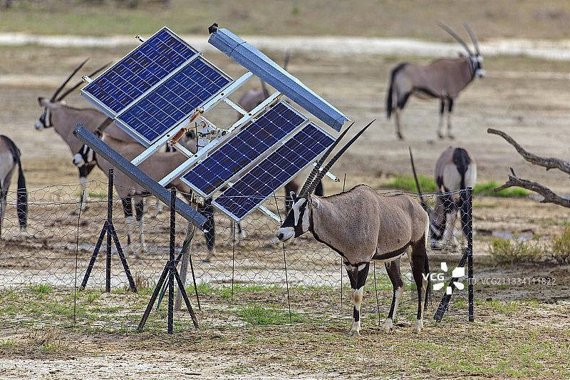 太阳能电池板供水图片素材