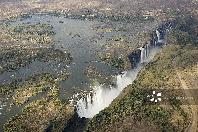 津巴布韦/赞比亚维多利亚瀑布的航拍景色图片素材
