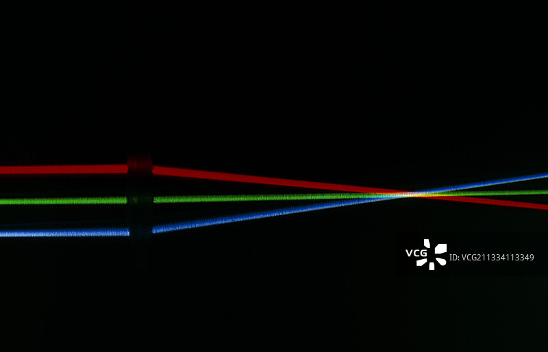 显示光线折射的凸透镜图片素材