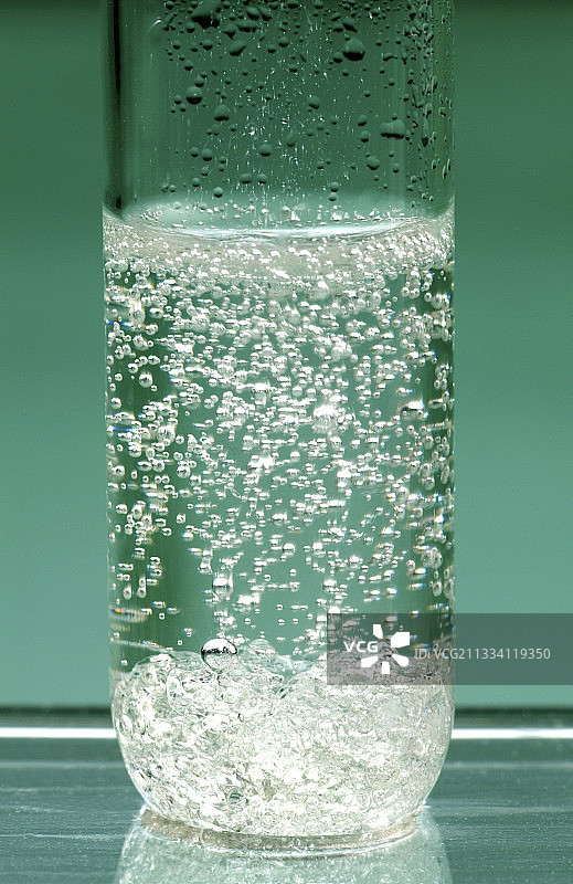 碳酸钠在酸中的反应图片素材