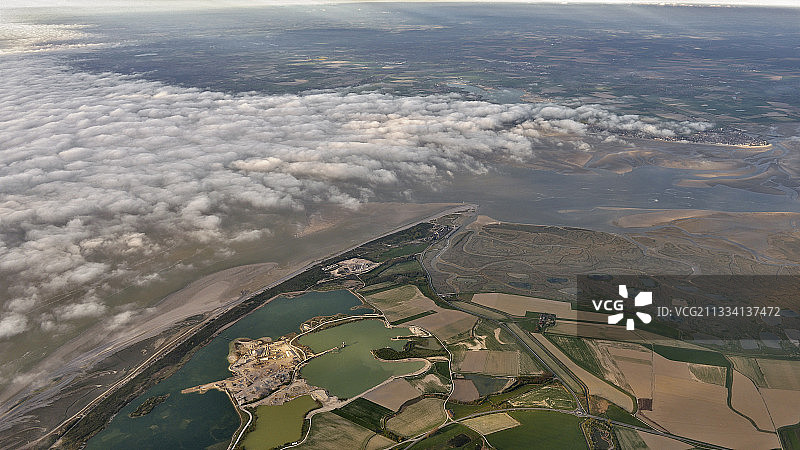 法国皮卡第乌尔德尔角的海雾图片素材