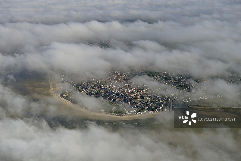 法国皮卡第勒克罗图瓦海雾图片素材