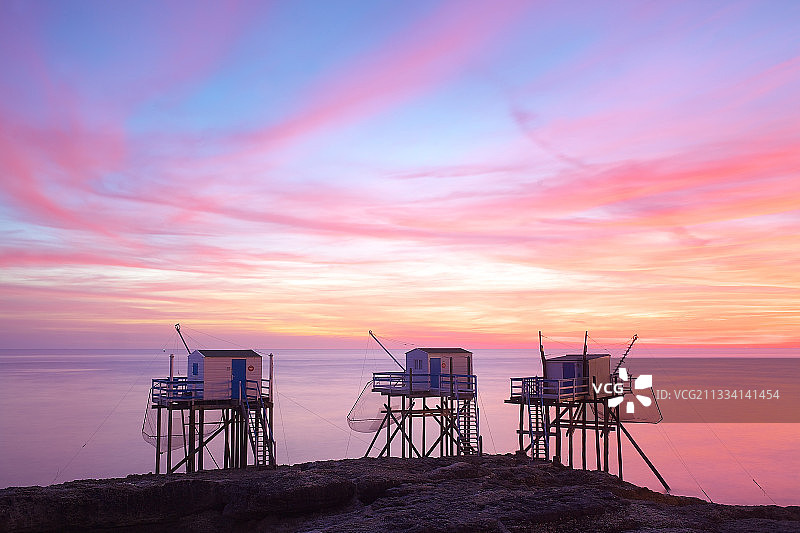用于升降网捕鱼的水上棚屋 - 法国图片素材
