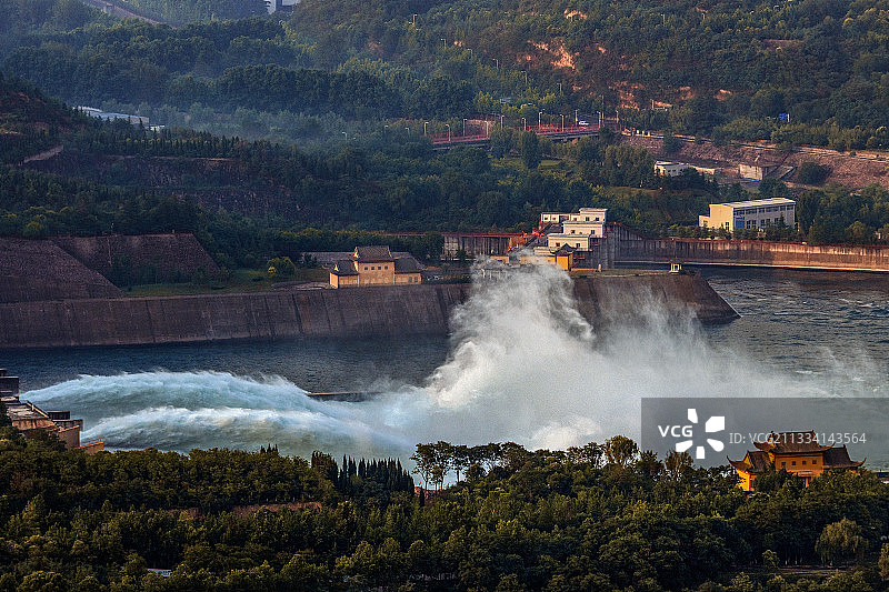 黄河小浪底排水盛景图片素材