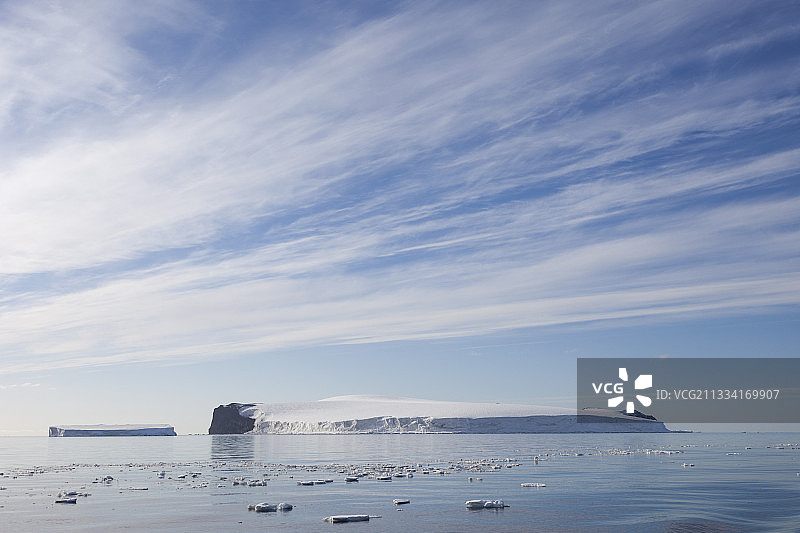 富兰克林岛与南极罗斯海的冰山图片素材