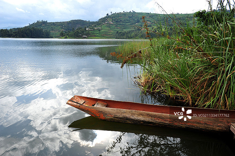 乌干达布尼奥尼湖上的渔船图片素材