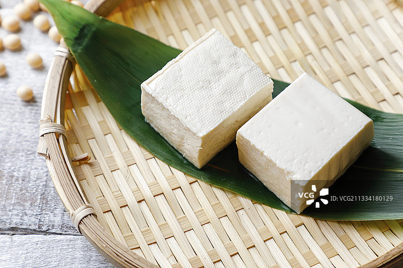 绢豆腐和硬豆腐，日式料理图片素材