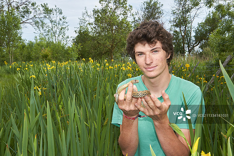 爬行动物学家：Lois Rancillac图片素材