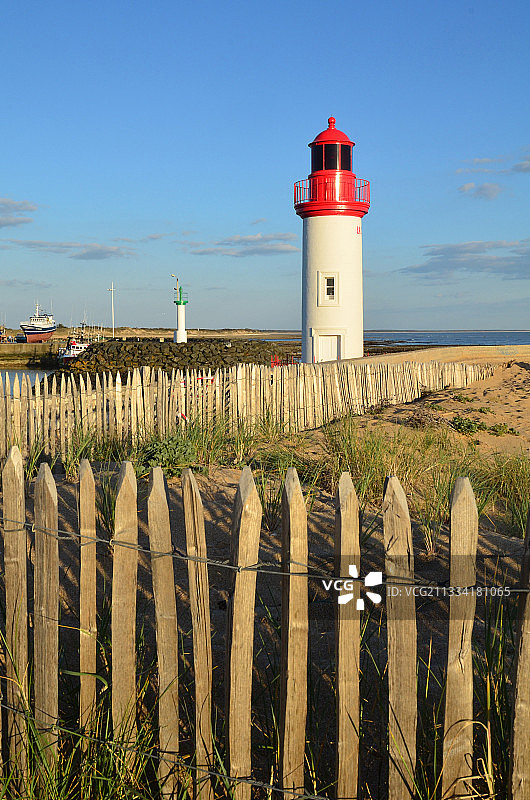 奥莱龙岛港口的主灯塔，法国图片素材