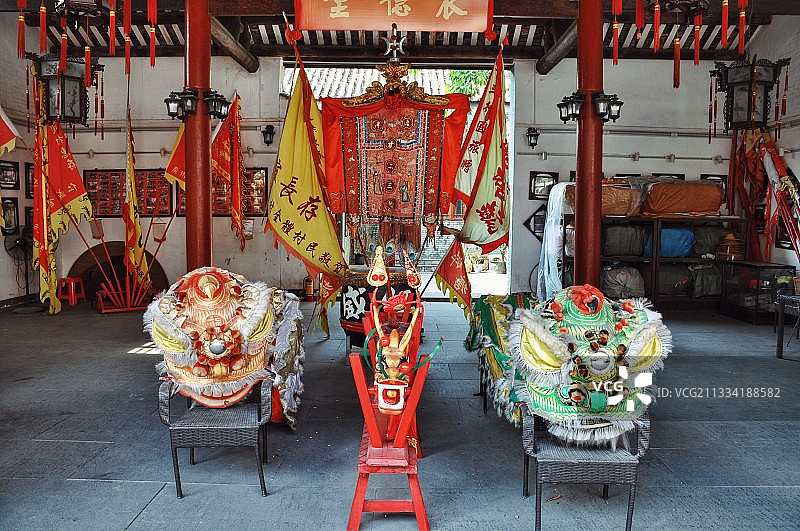 广州梁氏宗祠醒狮图片素材