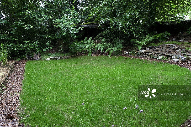 私人花园草坪建造图片素材