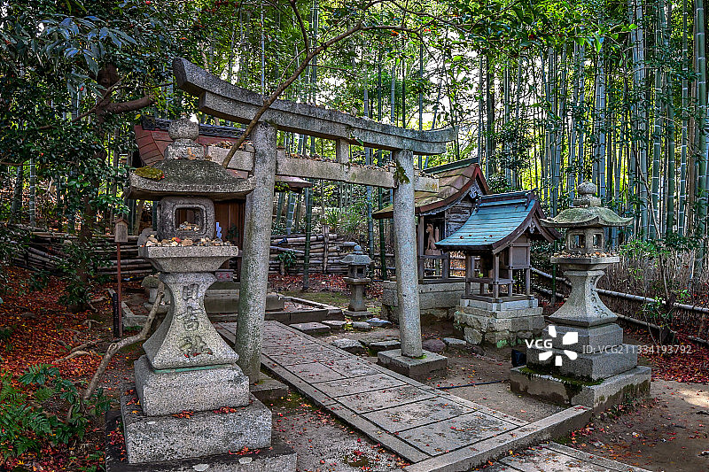 京都竹林小径的圣殿入口图片素材