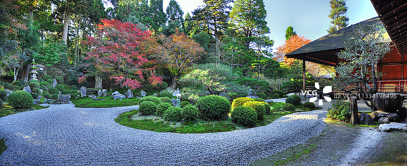 日本京都曼殊院秋季花园图片素材