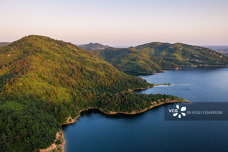 山脉湖泊日出云海风光航拍图片素材