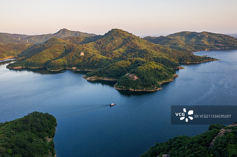 山脉湖泊日出云海风光航拍图片素材