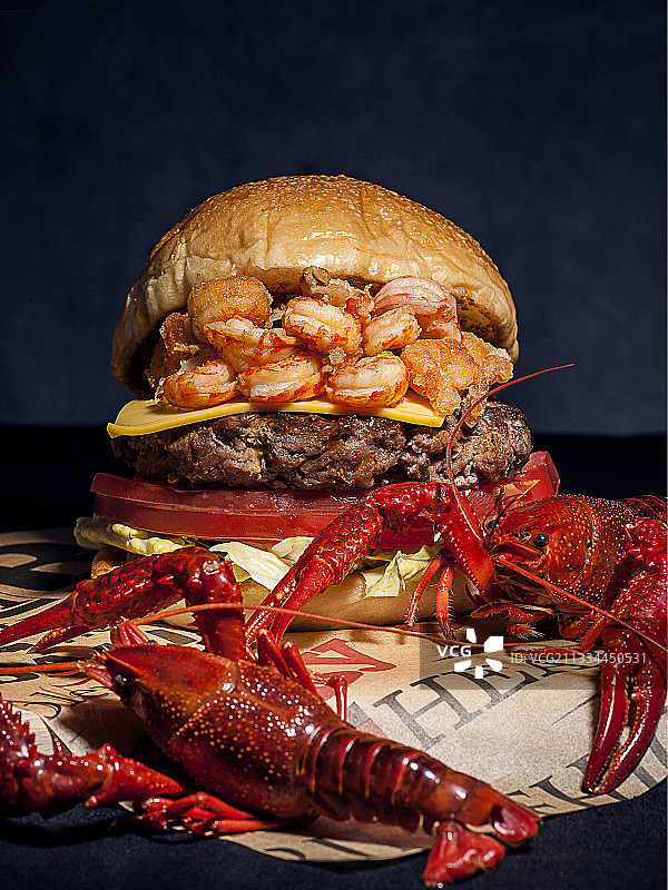 小龙虾牛肉芝士汉堡图片素材