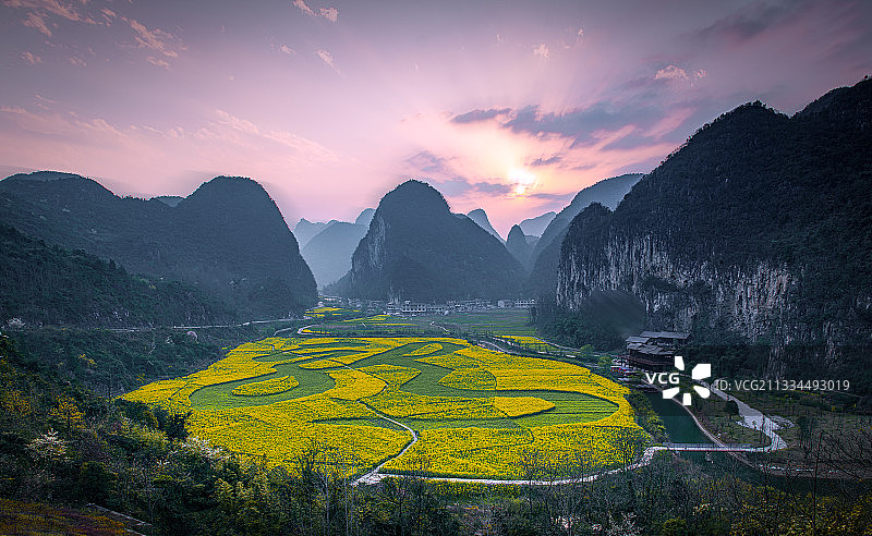 安顺龙宫龙字田图片素材