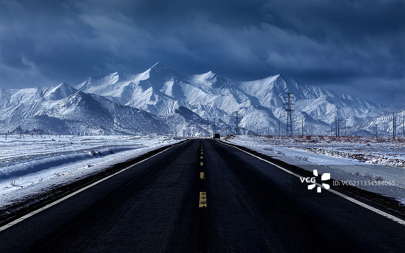 直到世界尽头图片素材