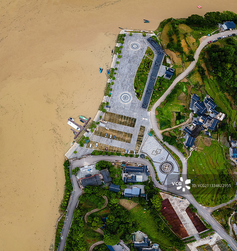 无人机航拍贵州省黔东南苗族侗族自治州施秉县甘溪乡游船码头一角图片素材