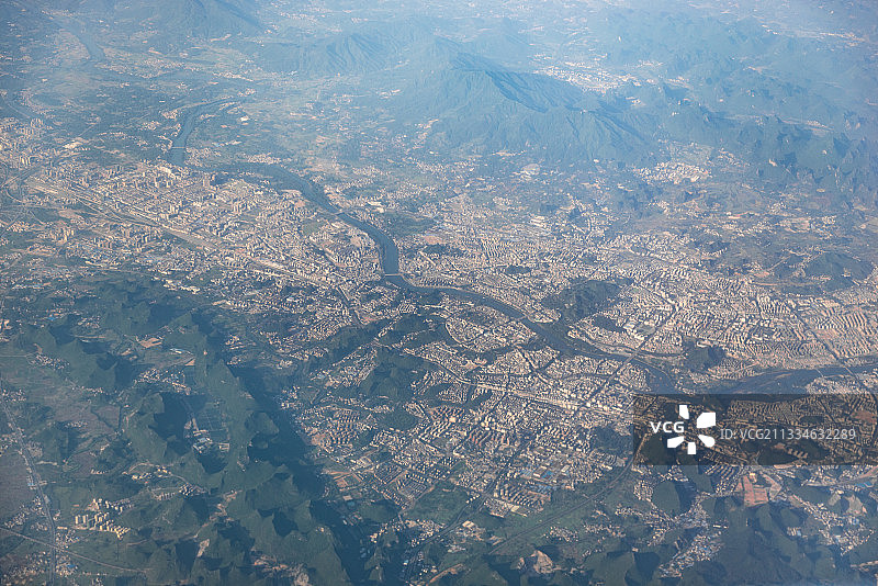 重庆至广州航线 航拍广西 桂林市区 喀斯特地貌 峰林 峰丛图片素材