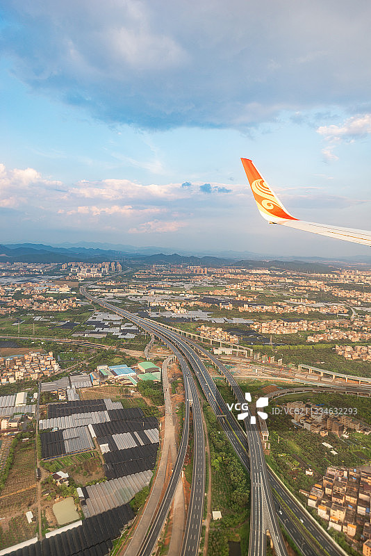 重庆至广州航线 航拍广西 桂林市区 喀斯特地貌 峰林 峰丛图片素材
